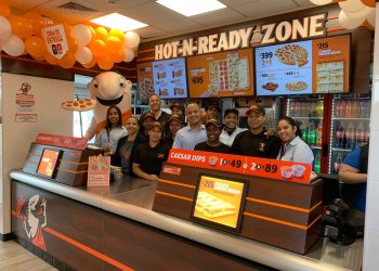 Little Caesars Pizza celebra la apertura de su restaurante número 52 en La Malena, Higüey