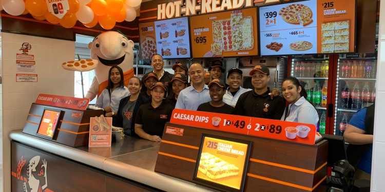 Little Caesars Pizza celebra la apertura de su restaurante número 52 en La Malena, Higüey