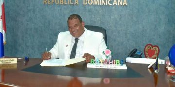 Bayahibe se une en defensa de su director municipal, Enriquillo Luis Brito, y su hijo, Enrique José Luis Brito