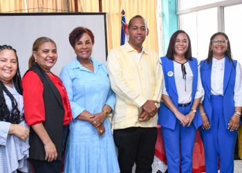 Directora Dominga Sosa juramenta nuevas autoridades distritales de la Regional 10 de Educación