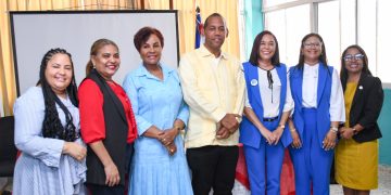 Directora Dominga Sosa juramenta nuevas autoridades distritales de la Regional 10 de Educación