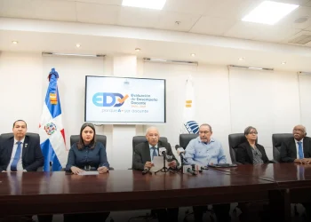 Ministerio de Educación evaluará a más de 120 mil docentes