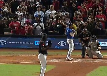 Revisarán bate usado por jugador del Licey que conectó cuadrangular que empató partido