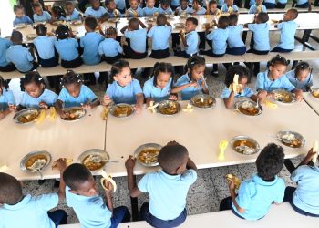 INABIE superará la entrega de 1,000 millones de raciones alimenticias y consolidará la entrega universal de utilería escolar este 2025
