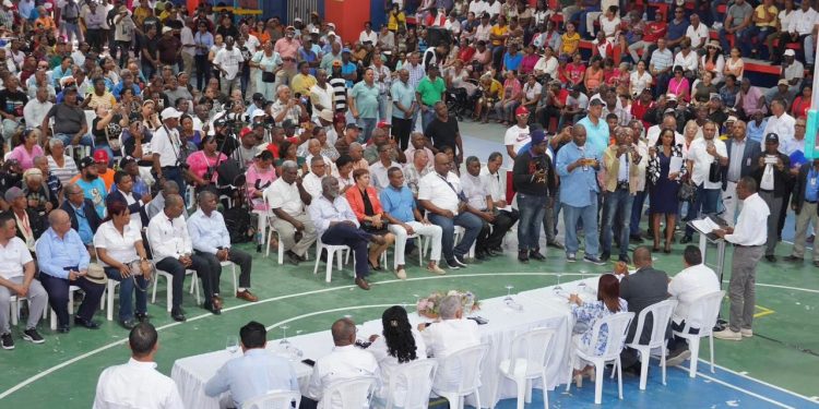 Gobierno inicia proceso de titulación en Boca Chica para entregar más de 9 mil títulos de propiedad