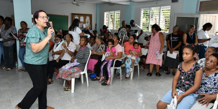 Comunitarios de sectores vulnerables participan de jornada formativa