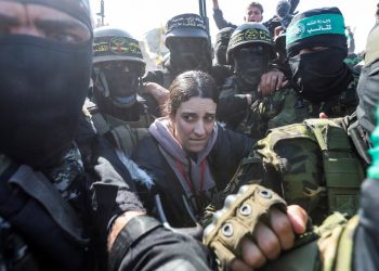 Tras la caótica liberación de los rehenes de Hamas, Israel exigió garantías para entregar a 110 prisioneros palestinos