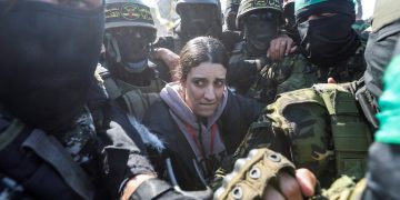 Tras la caótica liberación de los rehenes de Hamas, Israel exigió garantías para entregar a 110 prisioneros palestinos