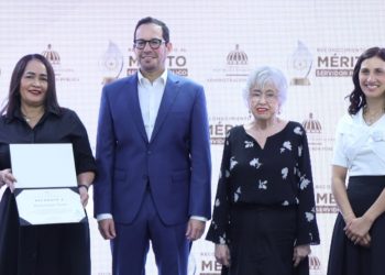 Más 40 servidores públicos fueron reconocidos por su trayectoria y desempeño en MAP