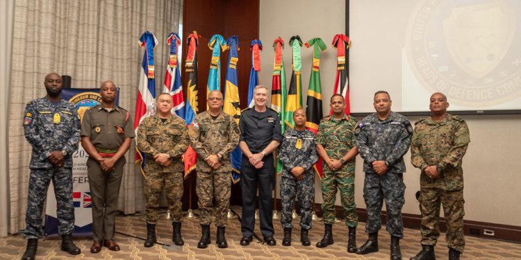 Jefes de Defensa del Reino Unido y El Caribe se reúnen en RD Ministro Fernández Onofre insta a países a enfrentar unidos el crimen internacional