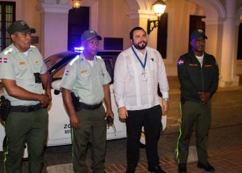 Cenntro dona vehículo eléctrico a la DIGGESETT El sector privado fortalece a la DIGESETT