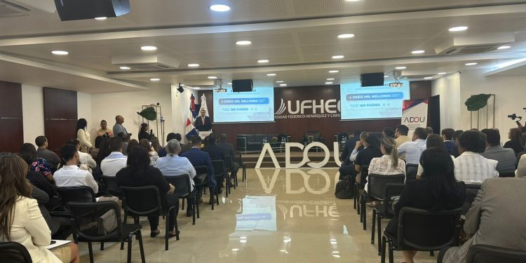 Asociación Dominicana de Universidades impulsa diálogo sobre el futuro logístico de la República Dominicana