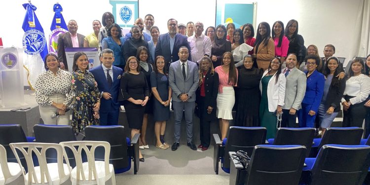 Realizan panel sobre nuevas tendencias en la Comunicación Estratégica