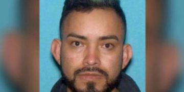 Barbero infectado con VIH es acusado de drogar a sus clientes para luego abusar de ellos