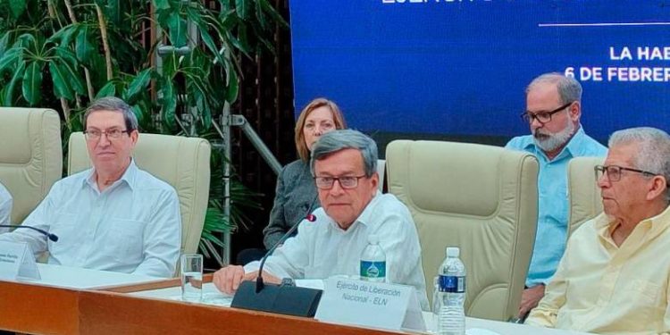 La Fiscalía colombiana reactiva las órdenes de captura a los negociadores de paz del ELN