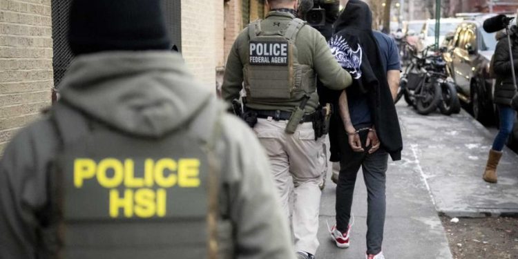 Negocios de dominicanos en Nueva York afectados tras operativo migratorio