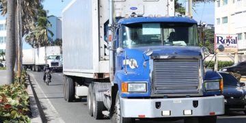 Prohíben circulación de vehículos pesados en el Malecón SD para evitar accidentes