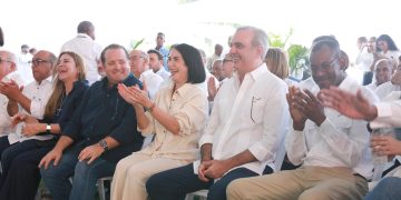 Gobierno lanza proyecto de titulación que beneficiará a más de 30,000 personas