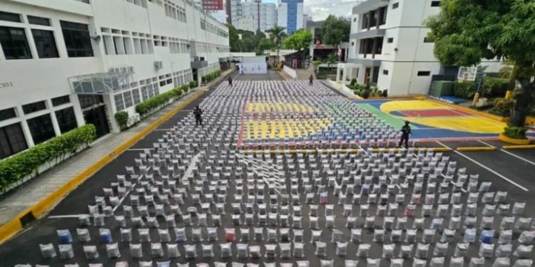 Más de 40 allanamientos y al menos 15 detenidos en torno a decomiso de 9.8 toneladas de cocaína