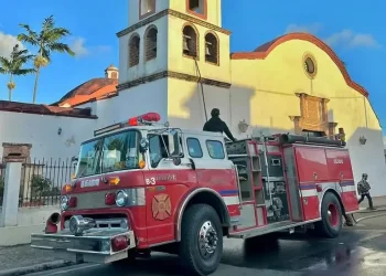 Desconocido incendia campanario de la Catedral Santa Cruz en El Seibo