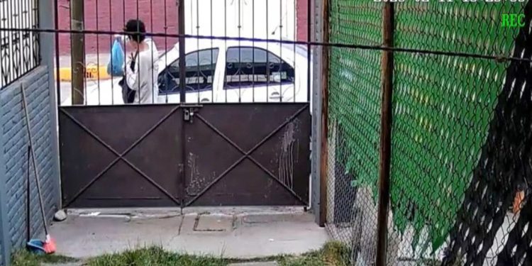 Joven abandona a bebé recién nacido en calle de México