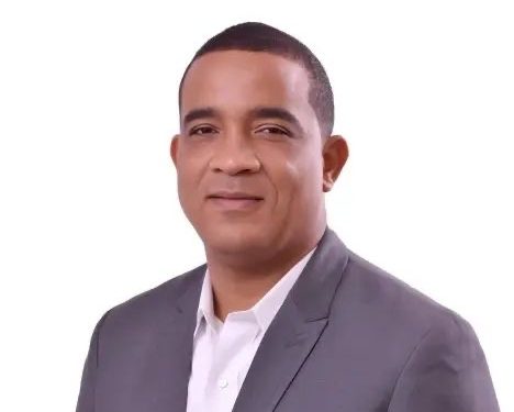 De Hato Mayor para el mundo: Franklin Villanueva, el multifacético director de la Regional 05 de Educación