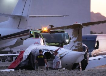 Al menos un muerto y varios heridos tras colisión de dos aviones privados en Arizona