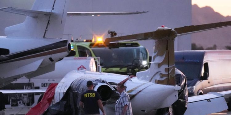 Al menos un muerto y varios heridos tras colisión de dos aviones privados en Arizona
