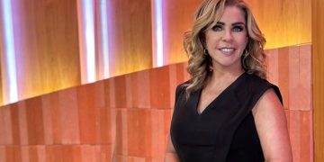 ¿Tu mamá es mayor que tú? Inusual pregunta de presentadora a invitada en programa de TV