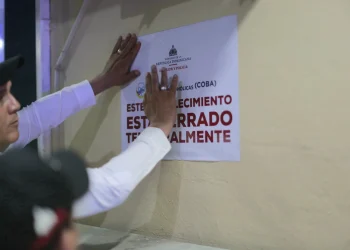 Cierran cuatro centros de diversión y notifican a diez en operativo en Higüey