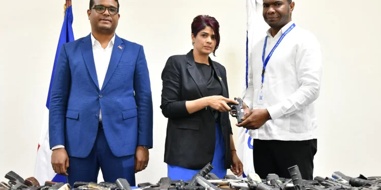 Interior y Policía recibe en Higüey 208 armas más sacadas de las calles