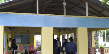 Niños de escuela Eusebio Manzueta, en SFM, solo tienen a los maestros como sus dolientes