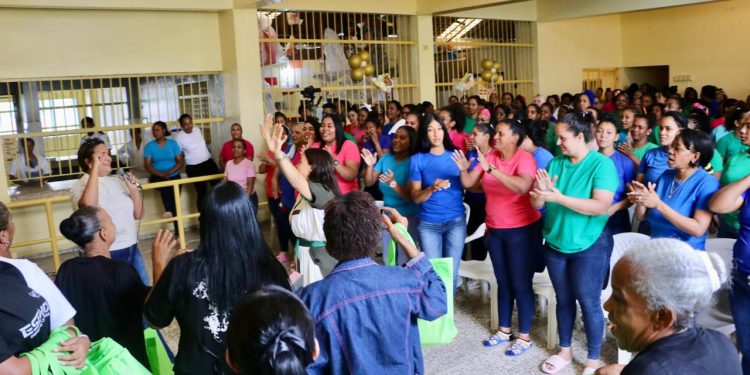 Pastora Xiomary Veloz impacta vidas con jornadas transformadoras en centros penitenciarios
