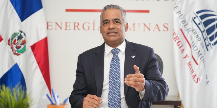 Ministro Santos explica RD podrá determinar reservas de tierras raras hacia 2026
