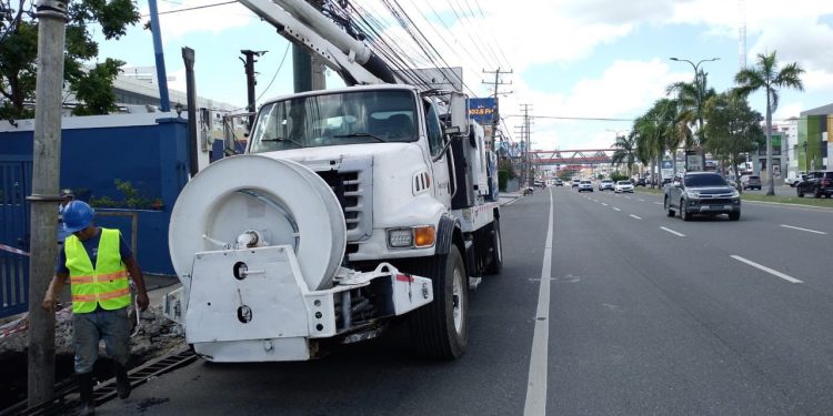 Alcaldía del DN intensifica limpieza de filtrantes e imbornales