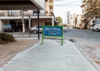 Alcaldía DN continúa programa de construcción de aceras y contenes en Serrallés y Mata Hambre