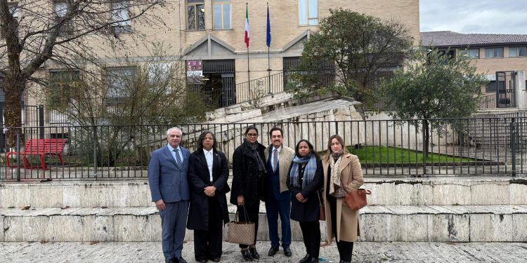 Embajador Tony Raful pide justicia por vil asesinato de dominicana en Italia