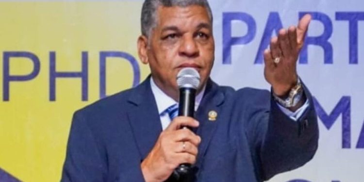 PHD deposita propuestas en la JCE para reglamento de candidaturas independientes