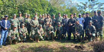 Estudiantes de la Escuela de Graduados de Doctrina Conjunta del MIDE, visitan Humedales del Ozama en jornada ambiental