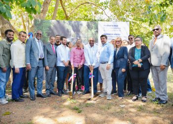 Con el primer picazo, la UASD inicia la construcción de la Plaza del Estudiante