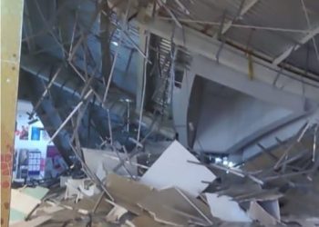 Al menos cuatro fallecidos tras caída de techo en plaza en Perú