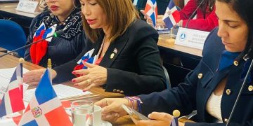 Diputada Silvia García somete iniciativa en PARLACEN que busca brindar apoyo a los migrantes deportados  