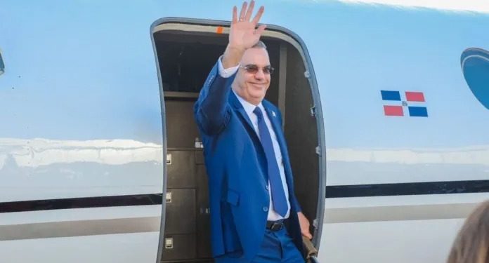 Luis Abinader viaja a Uruguay para asistir a la toma de posesión de Yamanfú Ordi