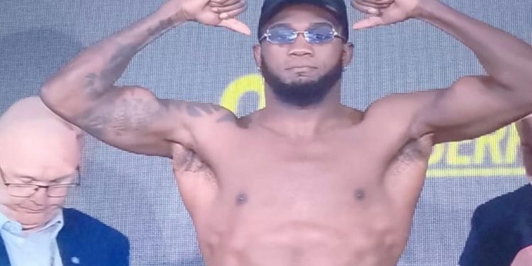 Carlos “Caballo Bronco Adames pesó 158.7 libras para su combate de este sábado en Arabia Saudita