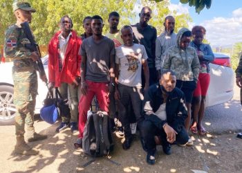 Envían a la justicia a tres dominicanos transportaban a 31 inmigrantes haitianos