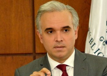 Designan como nuevo ministro de Educación a Lugares s Miguel De Camps