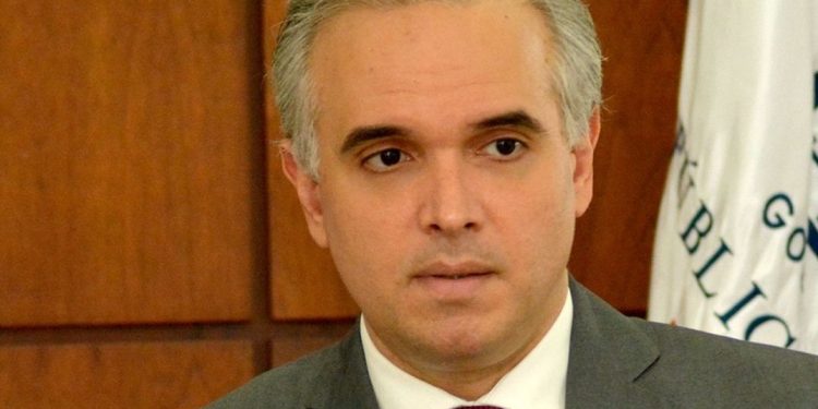 Designan como nuevo ministro de Educación a Lugares s Miguel De Camps