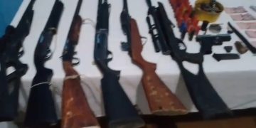 DINTEL ocupa siete armas de fuego ilegales, armas blancas y un berifón en allanamiento en Azua