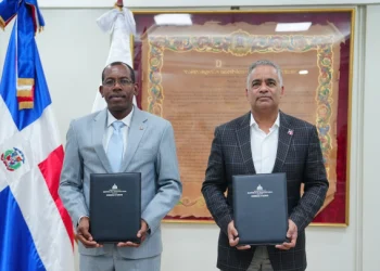 Gobierno iniciará titulación terrenos de familias en El Nuevo Llagal, Maimón