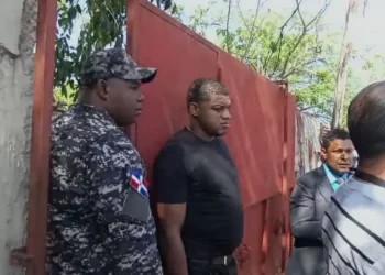 Hombre habría asesinado ex pareja y se suicida en Santiago